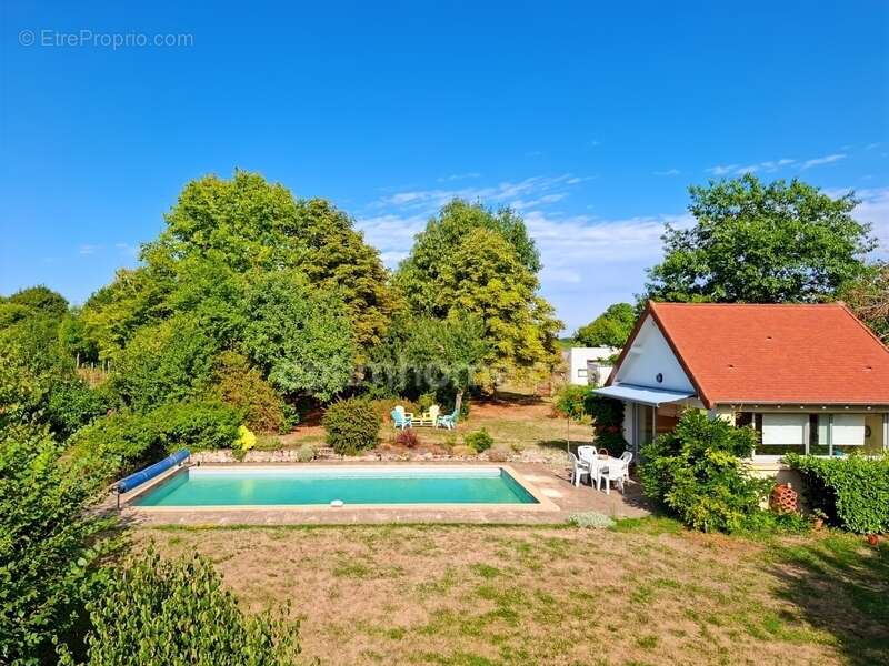 Maison à ESPINASSE-VOZELLE