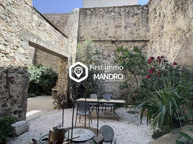 Maison à ESTAGEL