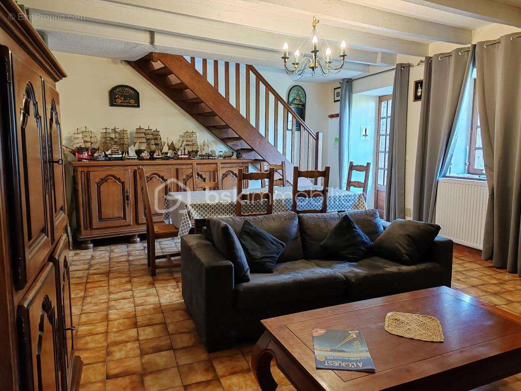 Maison à EPINIAC