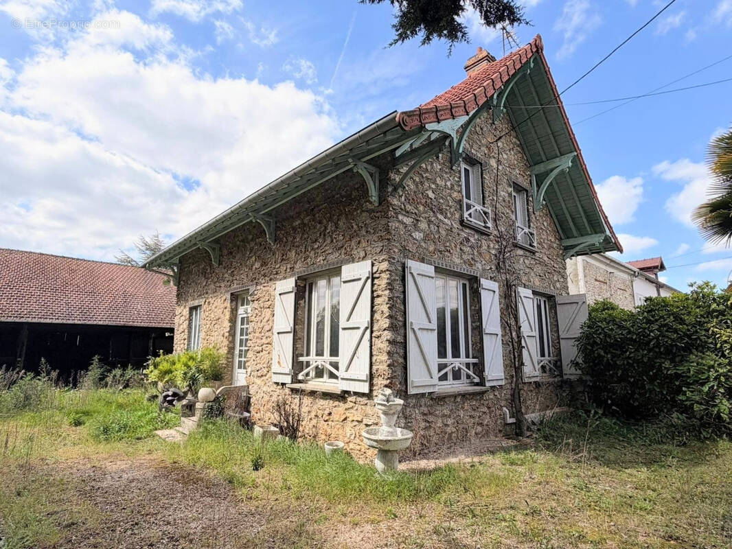 Maison à MENNECY