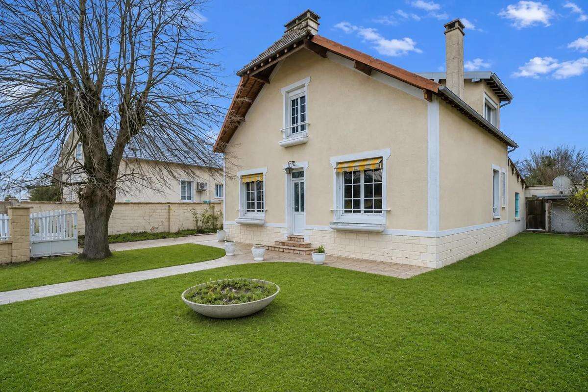 Maison familiale 5 pièces avec jardin à La Couture-Boussey - photo 21