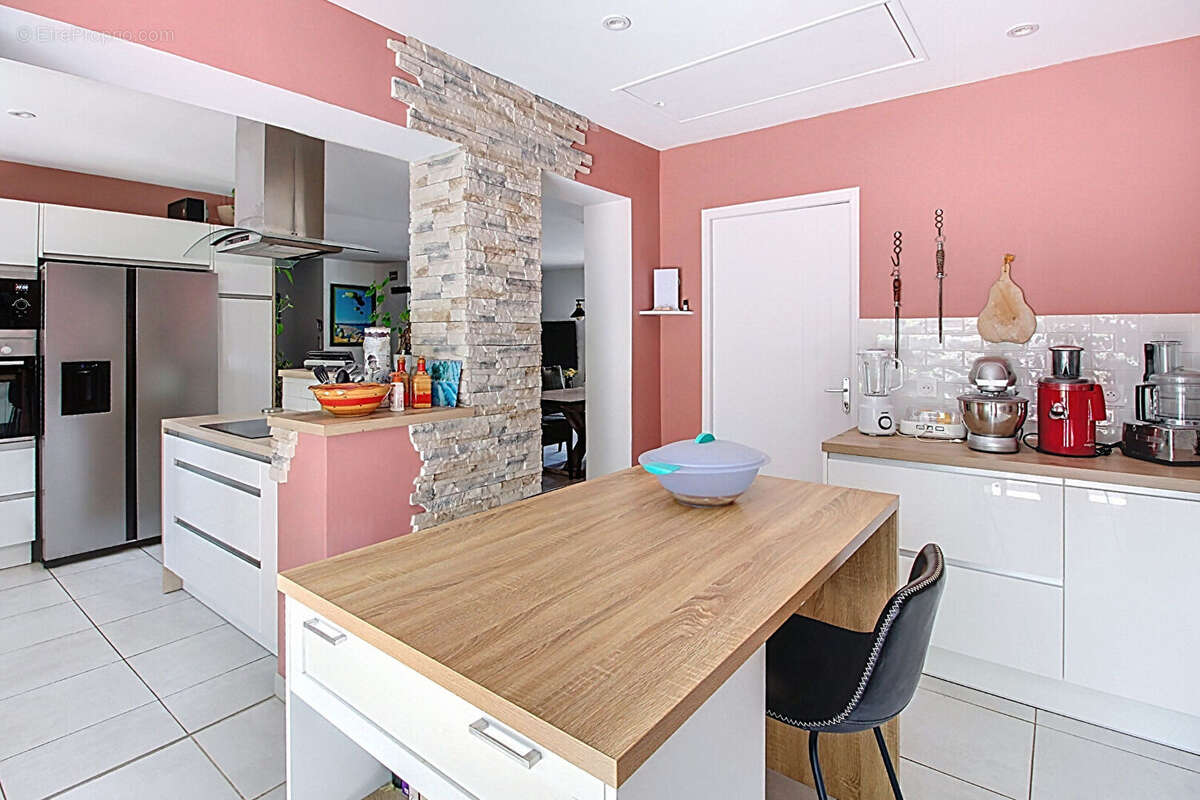 A VENDRE EN EXCLUSIVITÉ ! FIGANIÈRES Maison de plain-pied 126 m² 3 chambres Piscine et terrain de 2074 m² - photo 12