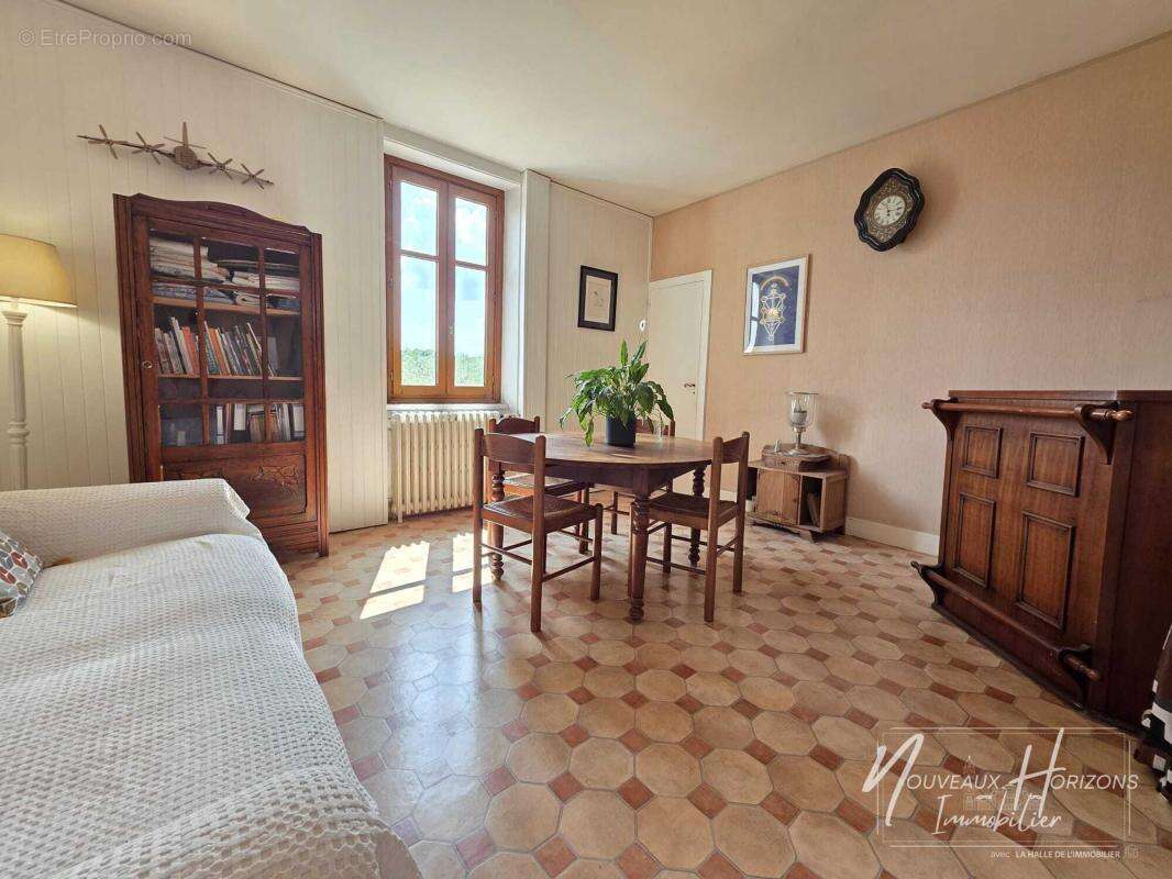 Maison 182 m² à Saint-Junien  - photo 3