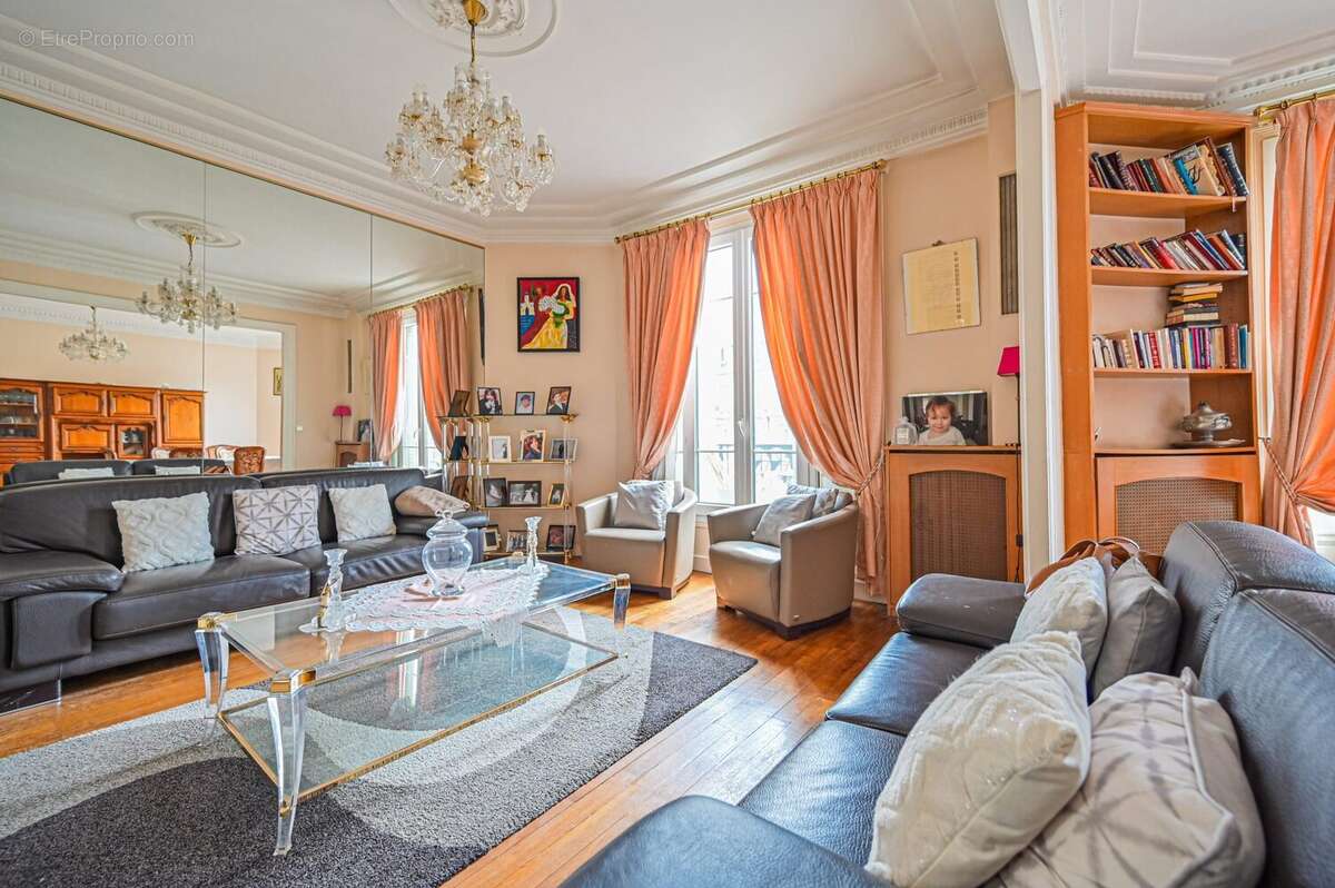Appartement à PARIS-11E