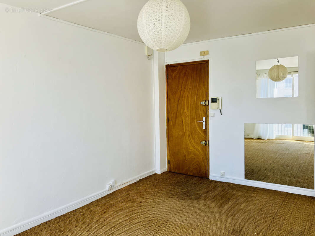 Commerce à MARSEILLE-1E