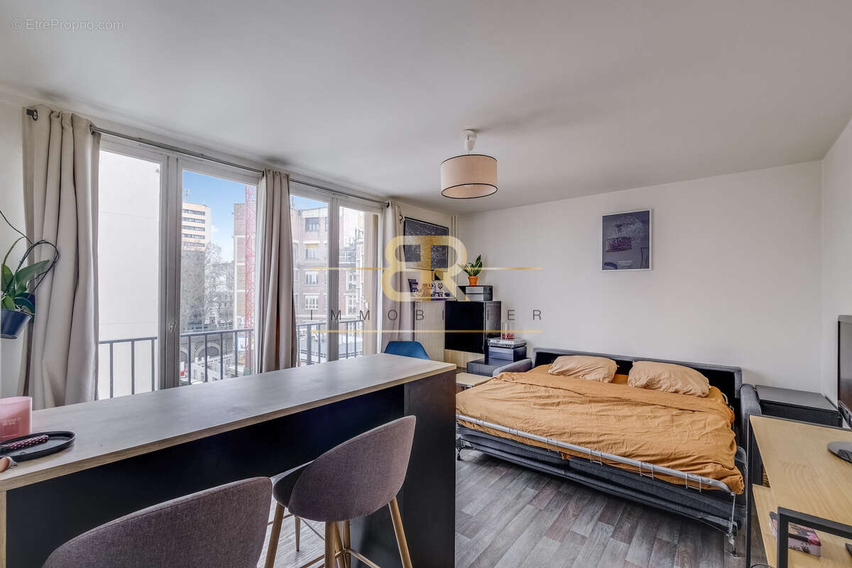 Appartement à PARIS-10E