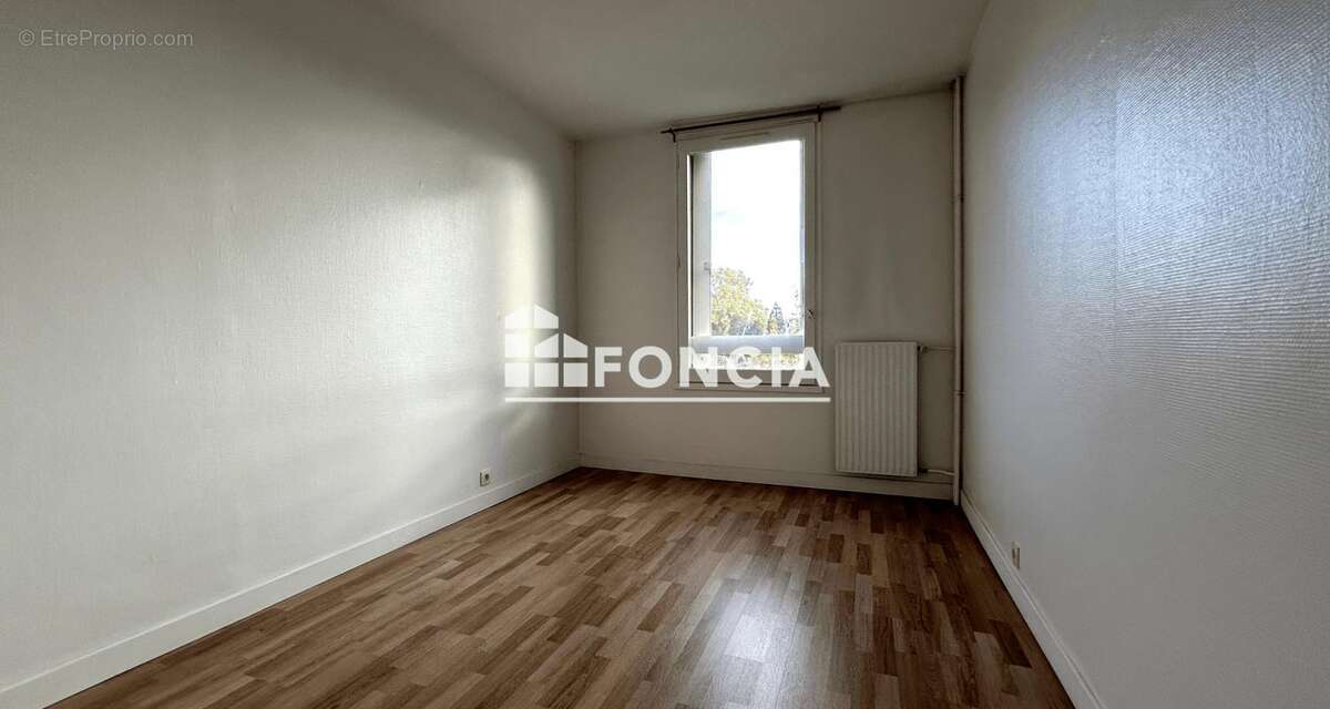 Appartement à CORBEIL-ESSONNES