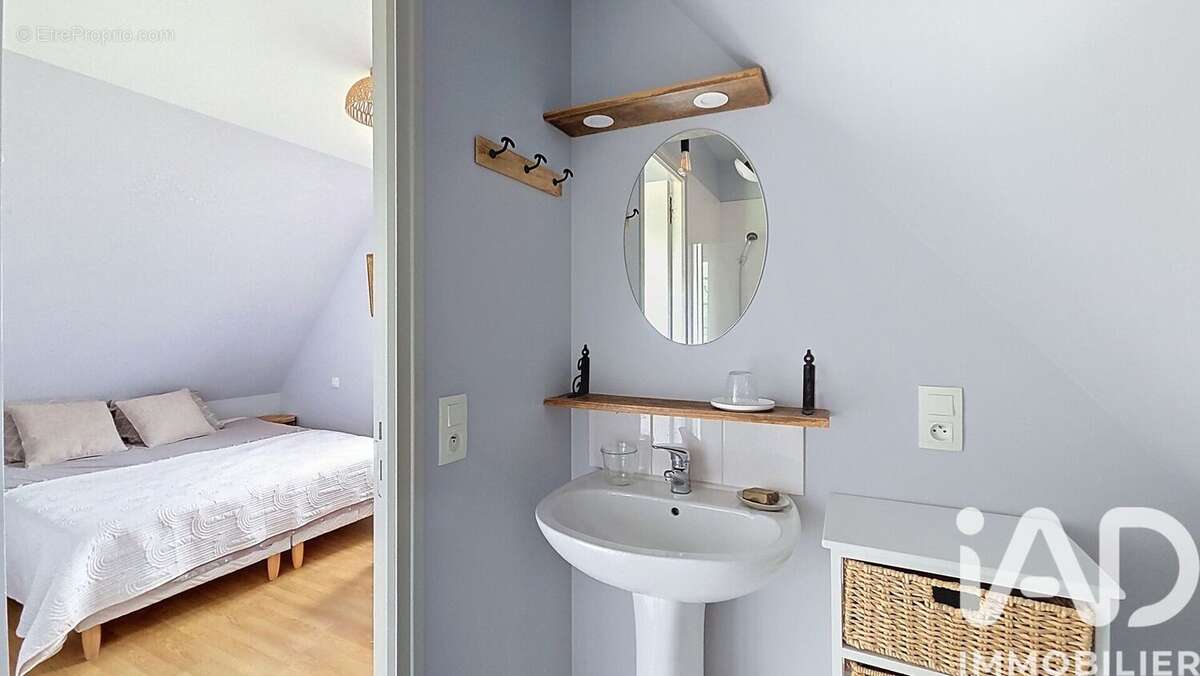 Maison 221 m² à Saint-Hymer  - photo 6