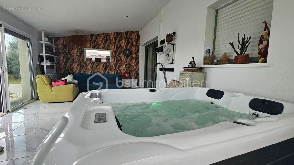 Maison à SAINT-SAUVEUR