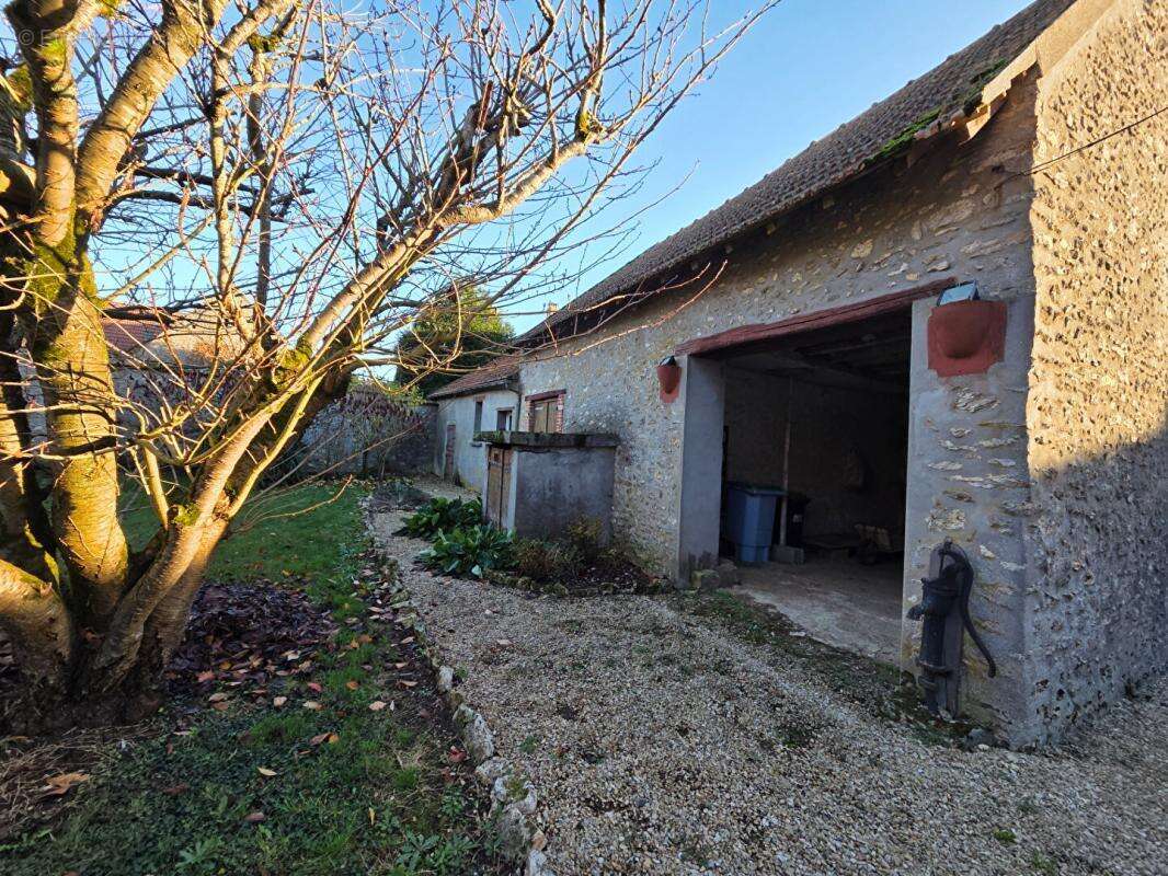 Maison à AUNEAU