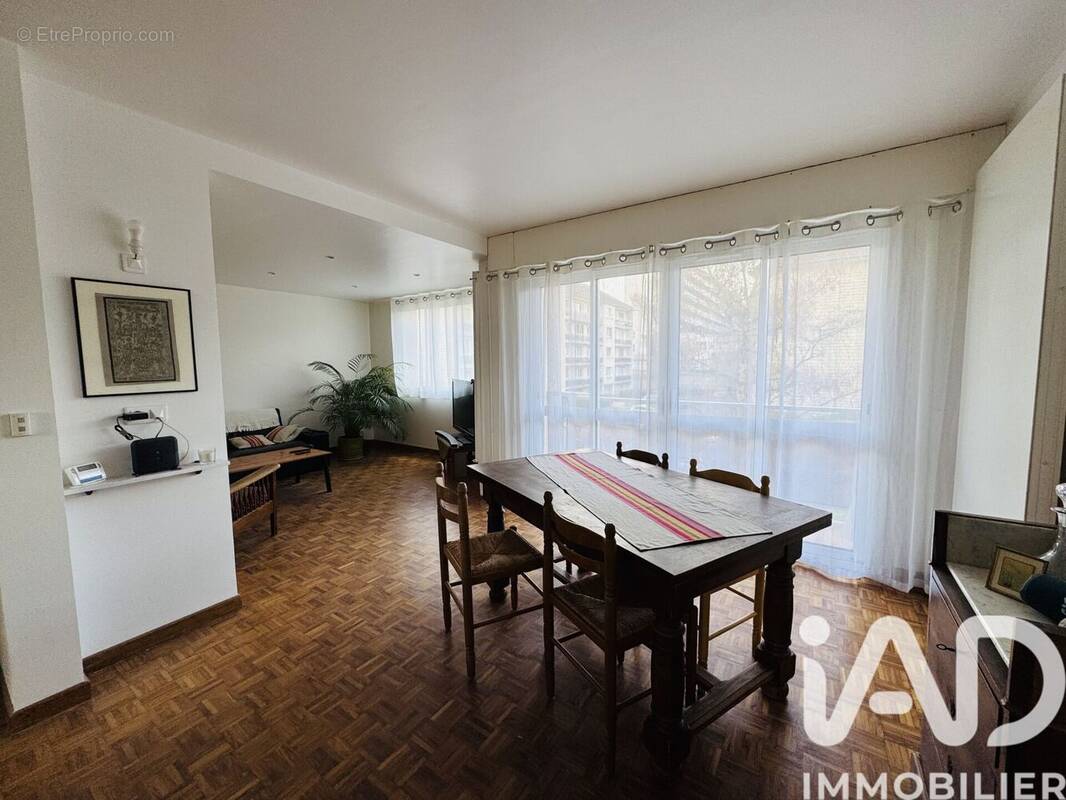 Photo 1 - Appartement à LA CELLE-SAINT-CLOUD