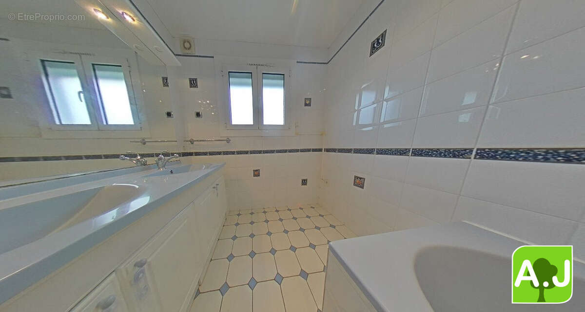 Maison à MANTES-LA-JOLIE