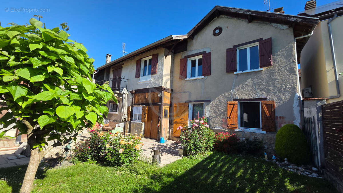 Maison à LA FRETTE