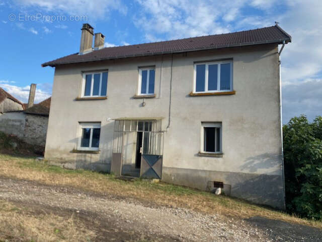 Maison à MEUZAC