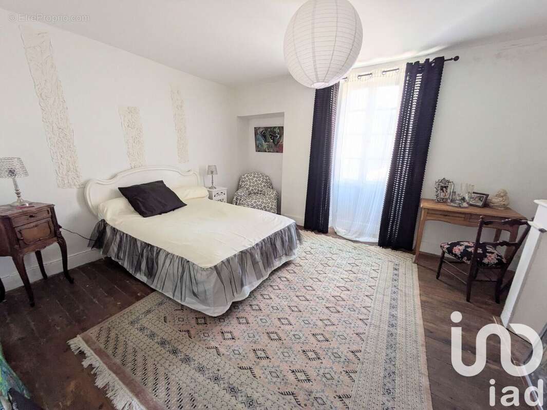 Maison 138 m² à Castelnau-Durban  - photo 5