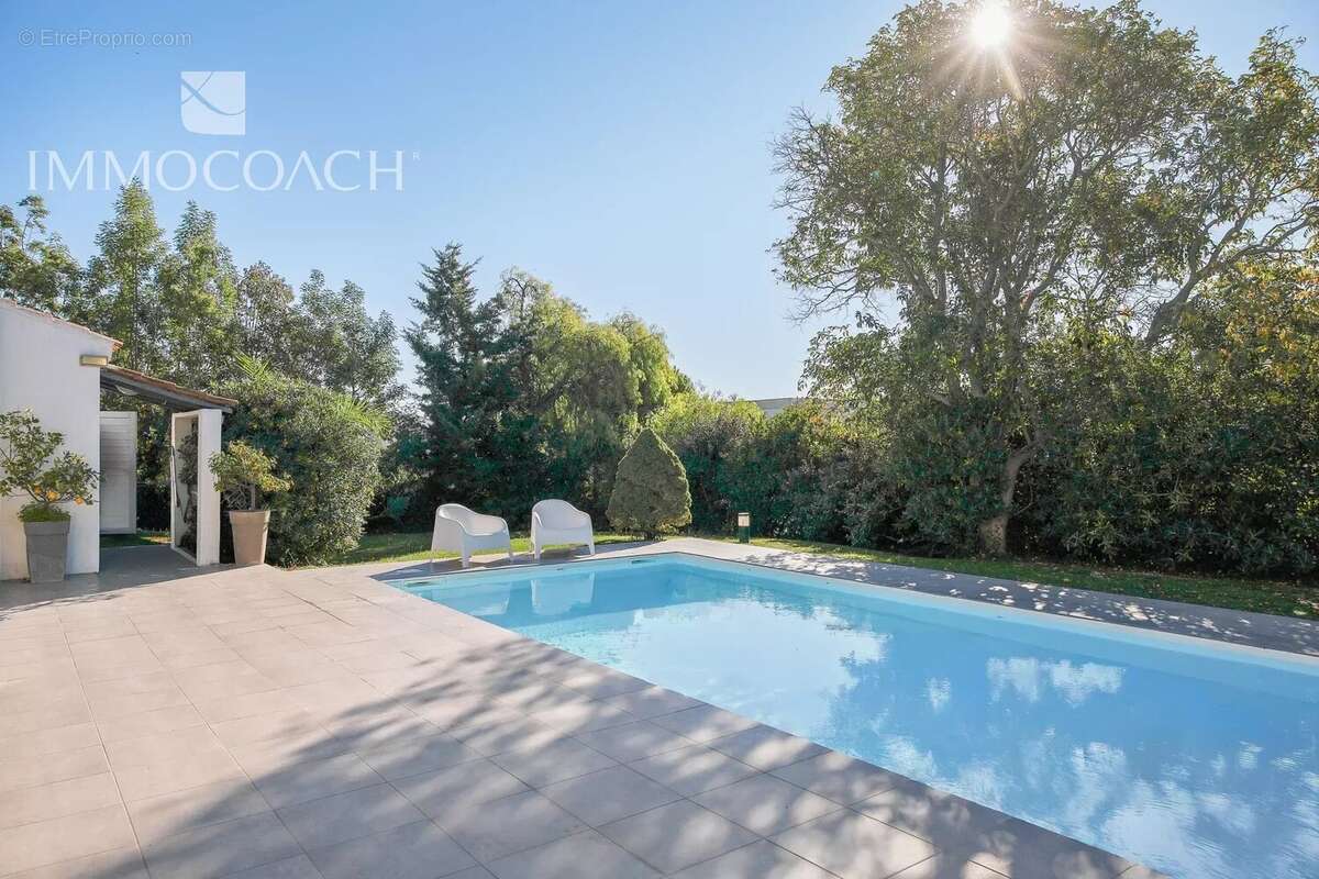 Maison à CARQUEIRANNE