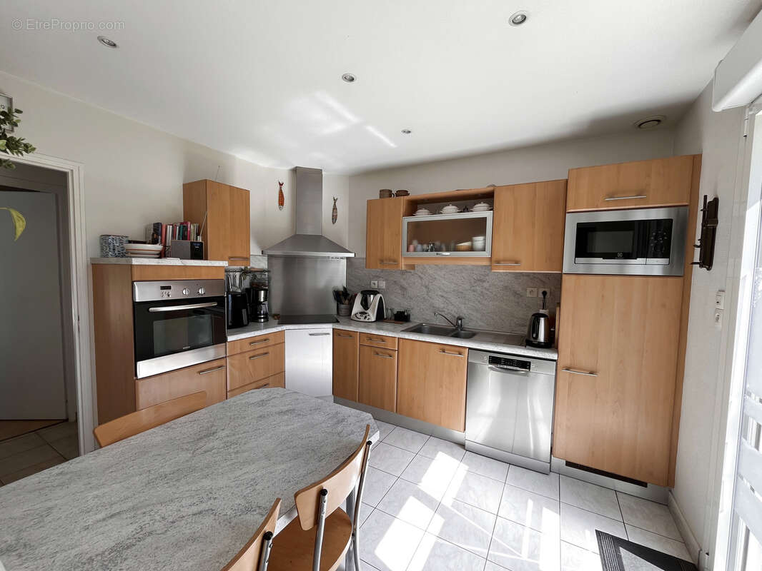 Maison à SAINT-ETIENNE-DE-MONTLUC