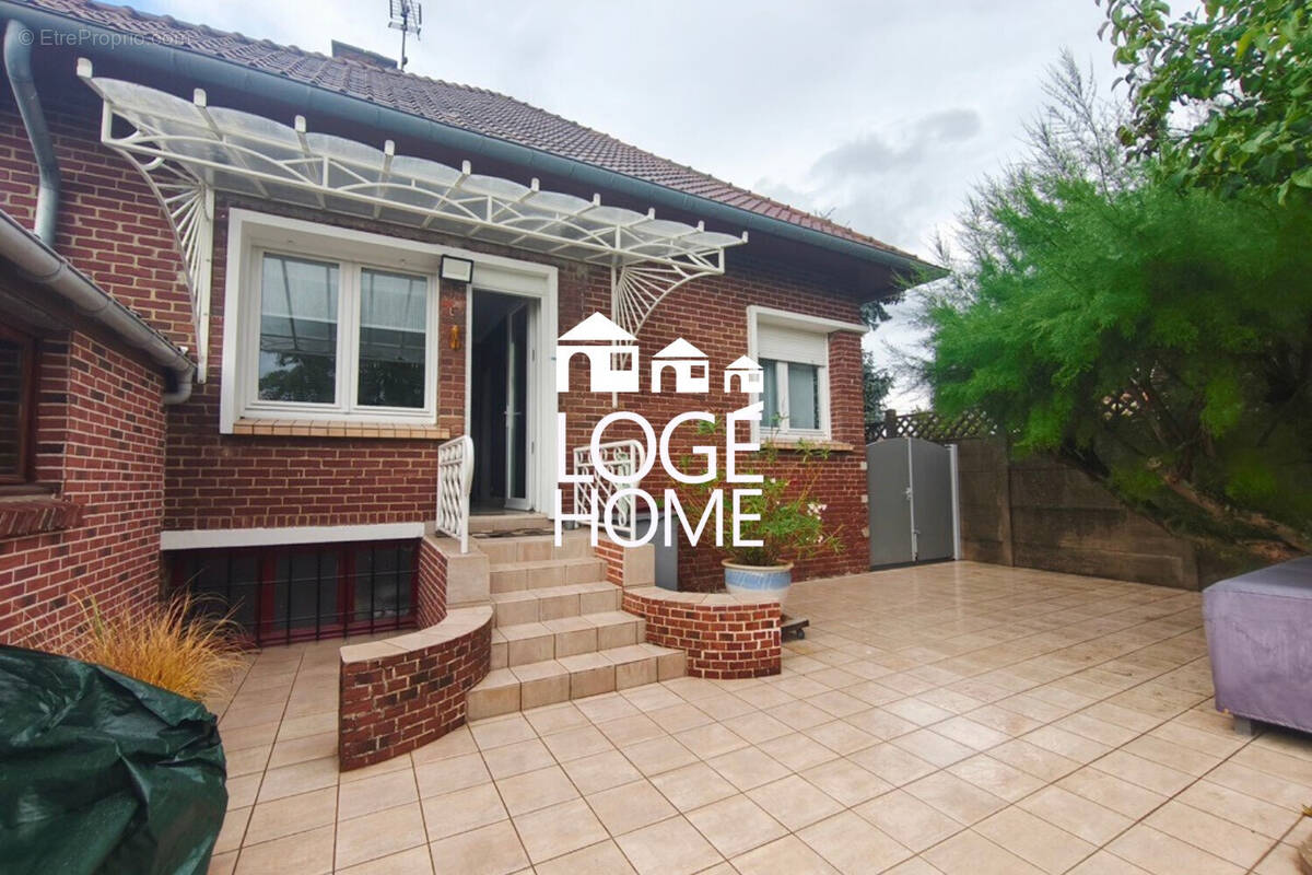 Maison à COURRIERES