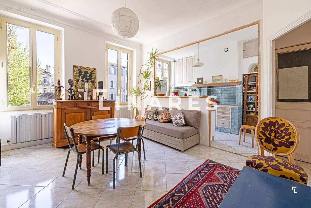 Appartement à MARSEILLE-1E