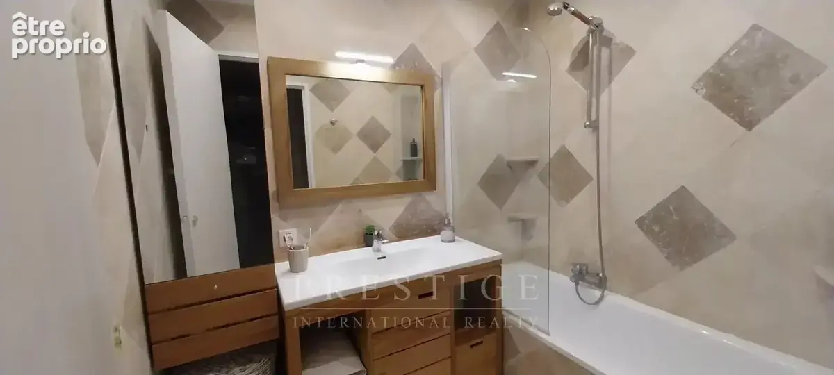 Super Cannes: 3P  56m² + terrasse 17m², vue mer, parking et piscine - photo 12