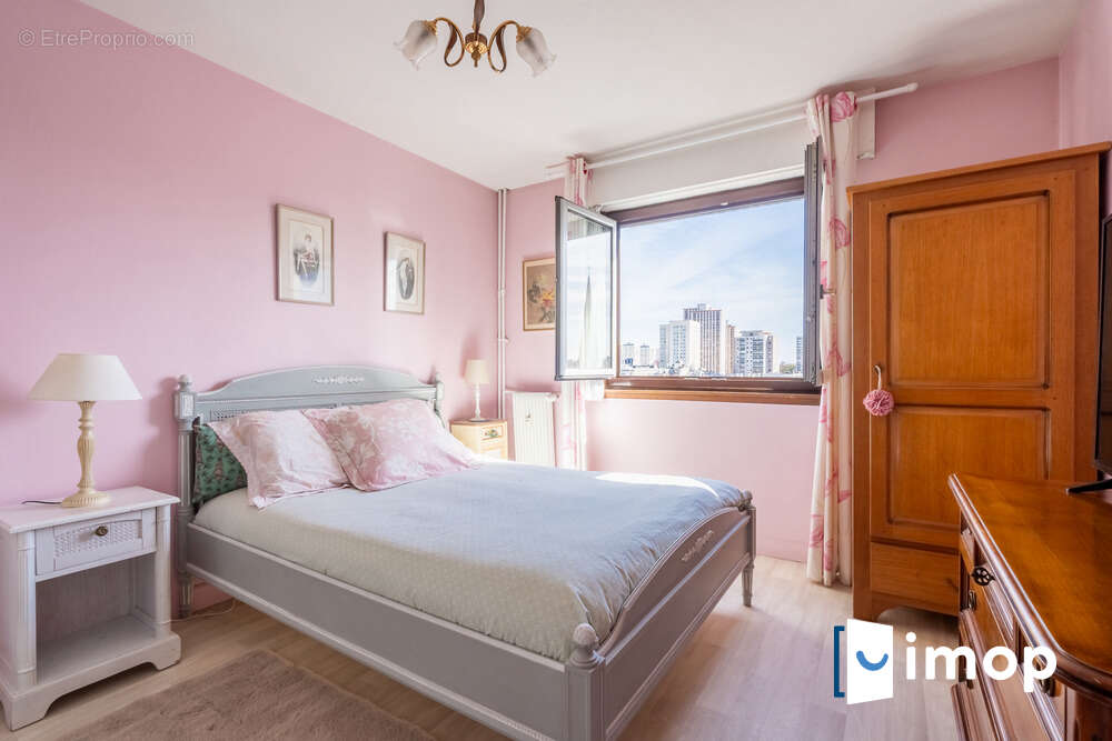 Appartement à PARIS-19E