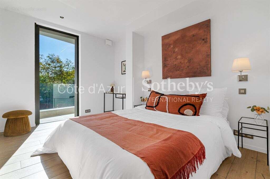 Appartement à MANDELIEU-LA-NAPOULE