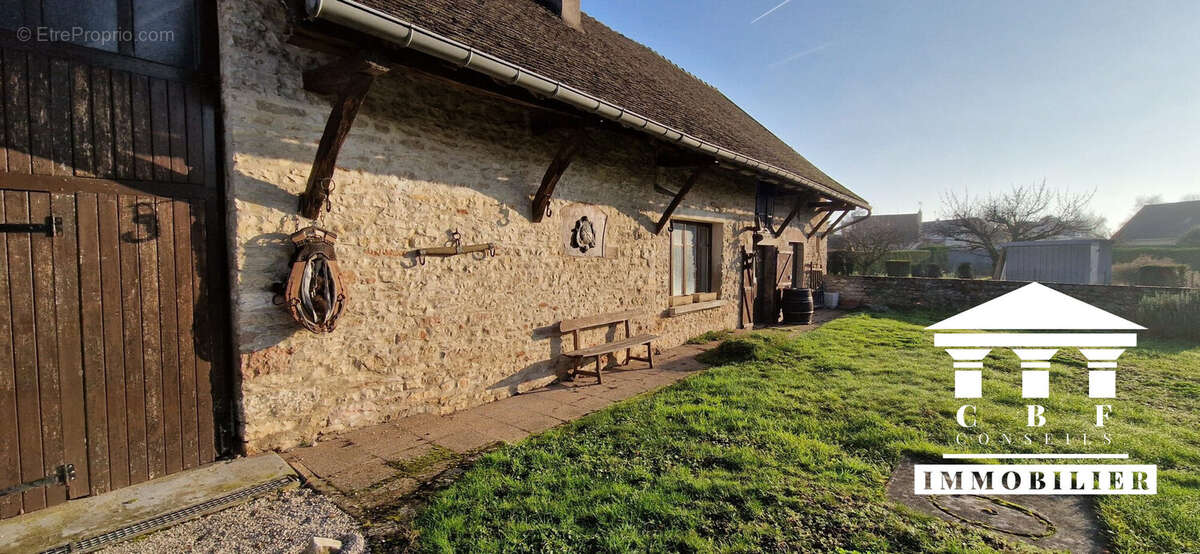 Maison à SAINT-MARCEL