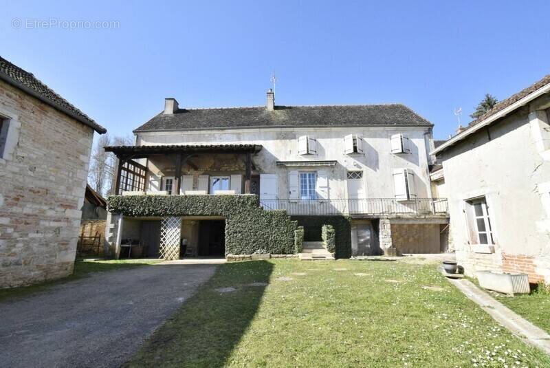 n°1 - Maison à GIVRY