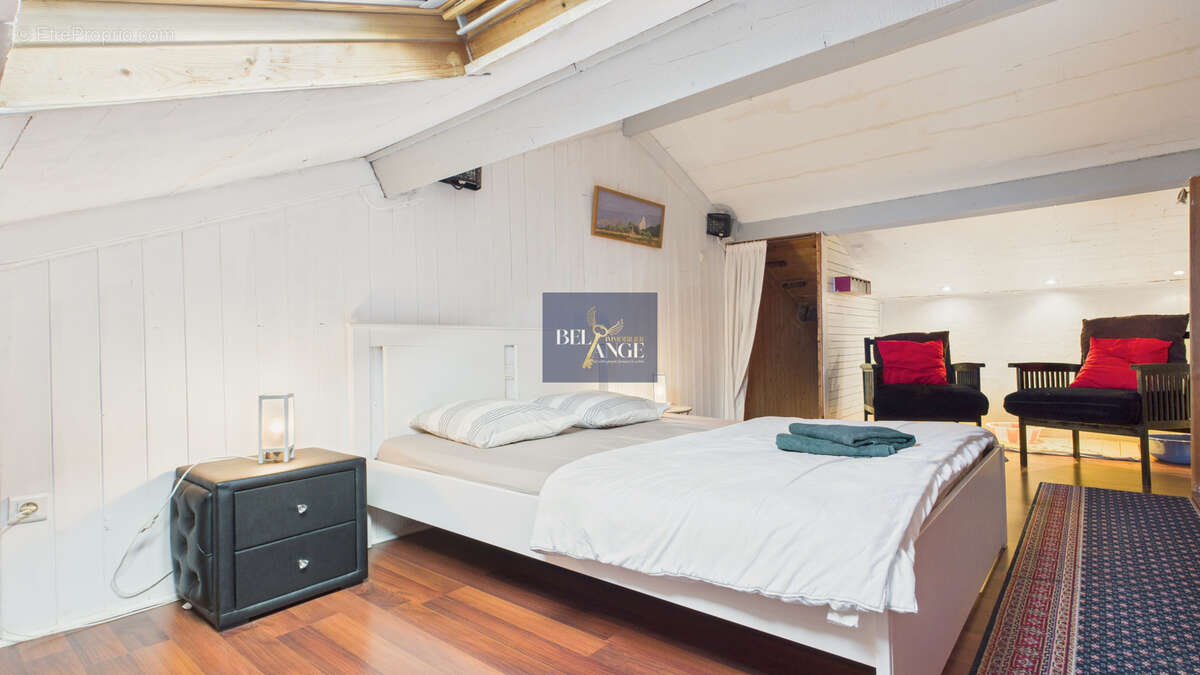 Maison à VILLENEUVE-DE-BERG