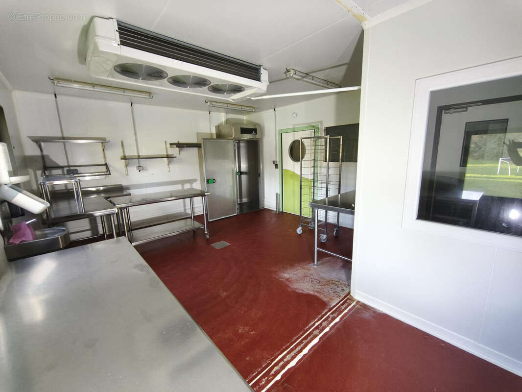 Commerce à L&#039;ISLE-JOURDAIN