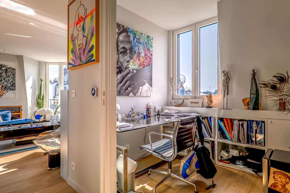 Appartement à PARIS-17E