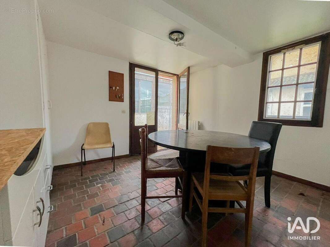 Photo 8 - Commerce à FAINS