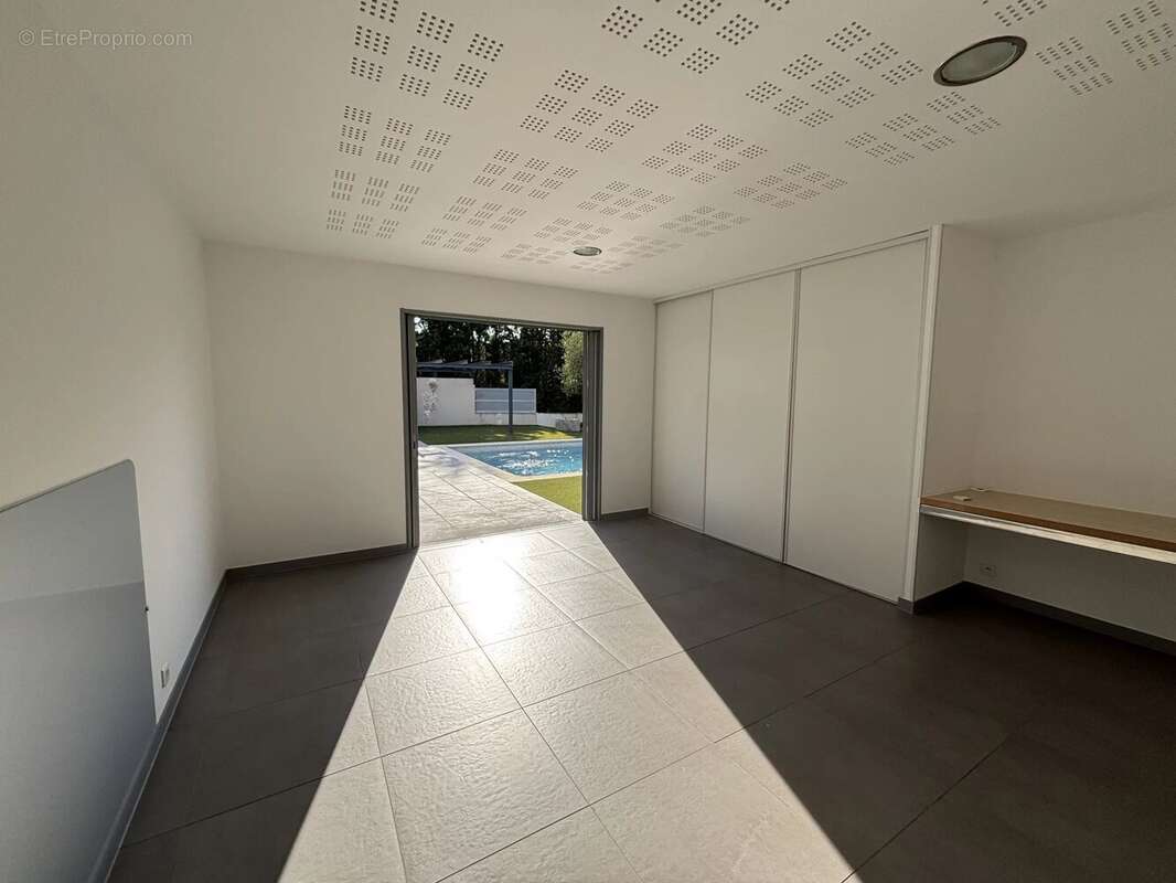 Maison à FIGANIERES