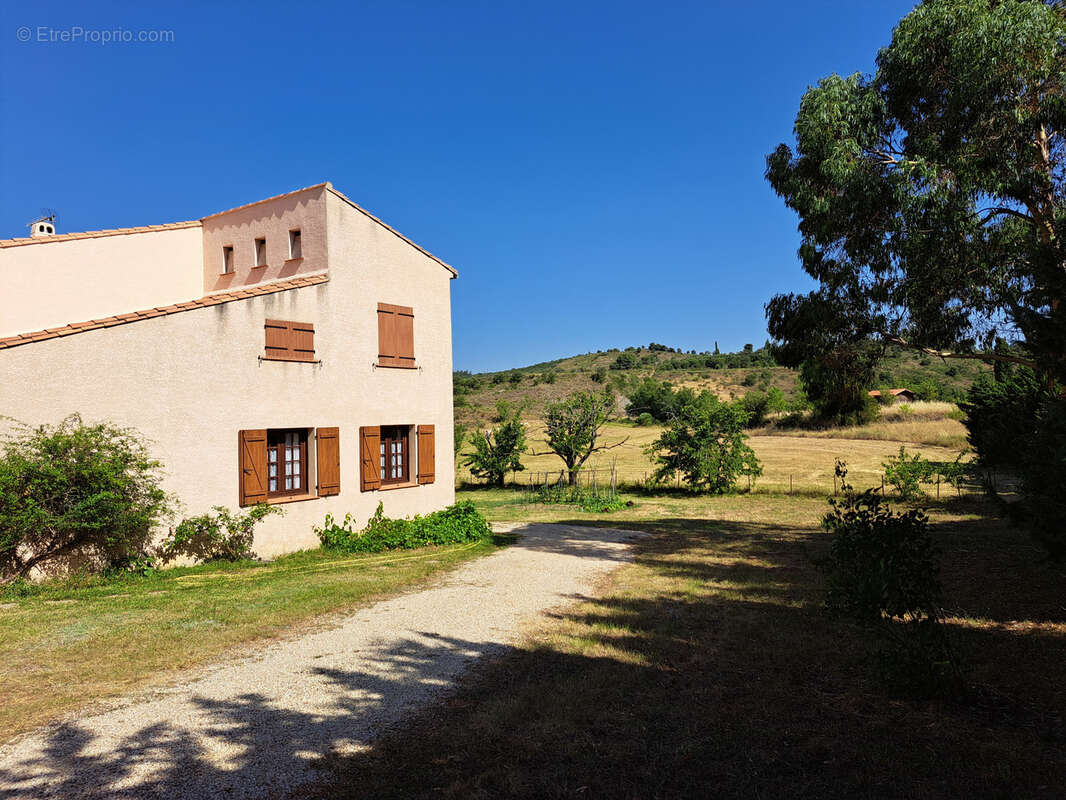 Grande maison sur un terrain de 15 780m2 avec une piscine et un garage de 52m2 - photo 29