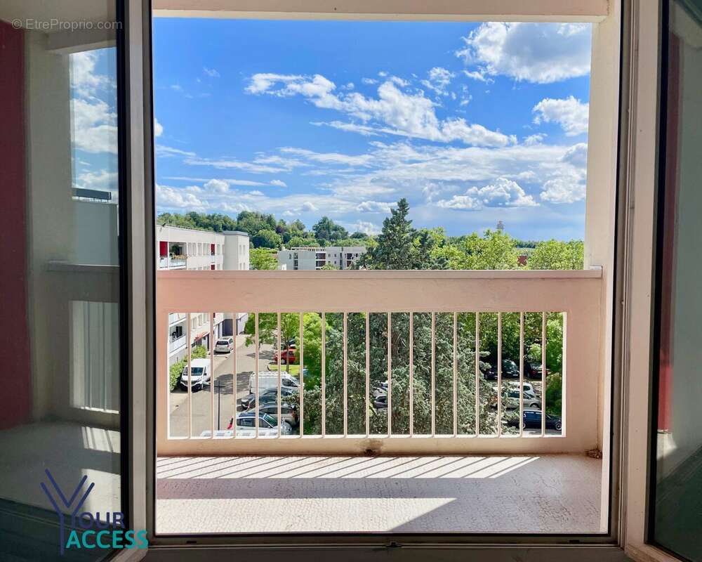 Appartement à MEYZIEU