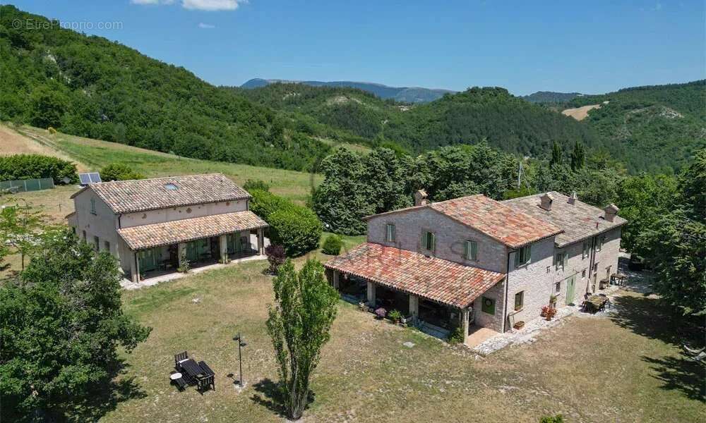 Ferme restaurée du XVIIIe siècle avec 6 chambres + 3 appartements pour invités sur 27 hectares près de Cagli, Marches. Piscine,  - photo 20