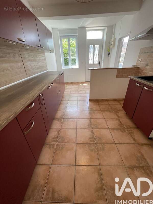Maison 97 m² à Fontaine-La-Gaillarde  - photo 2