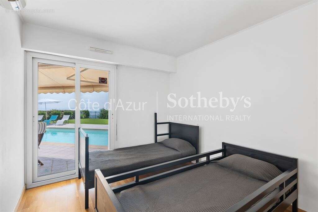 Appartement à MANDELIEU-LA-NAPOULE