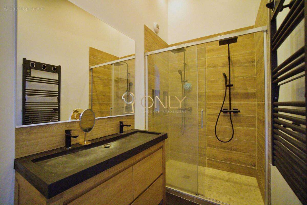 Appartement à LIMAS