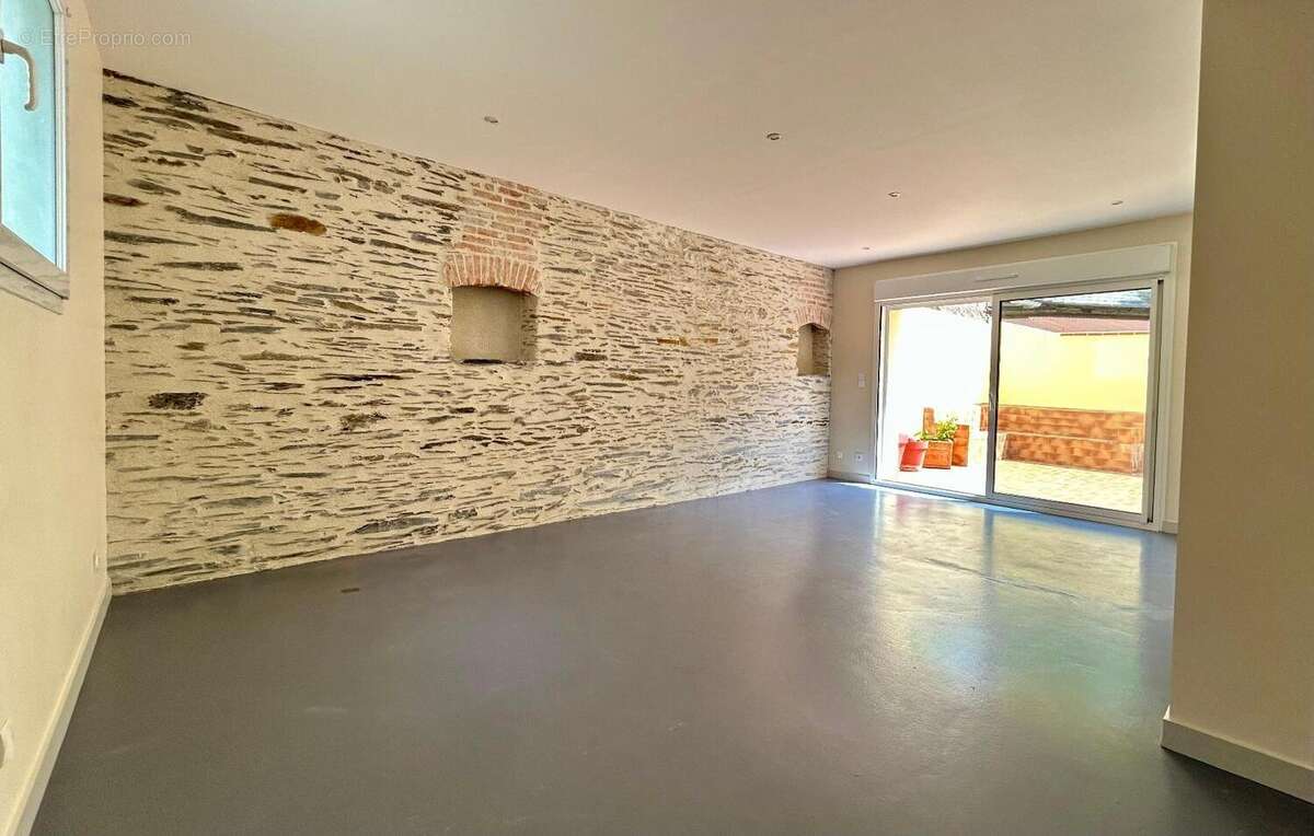   - Maison à ANGERS