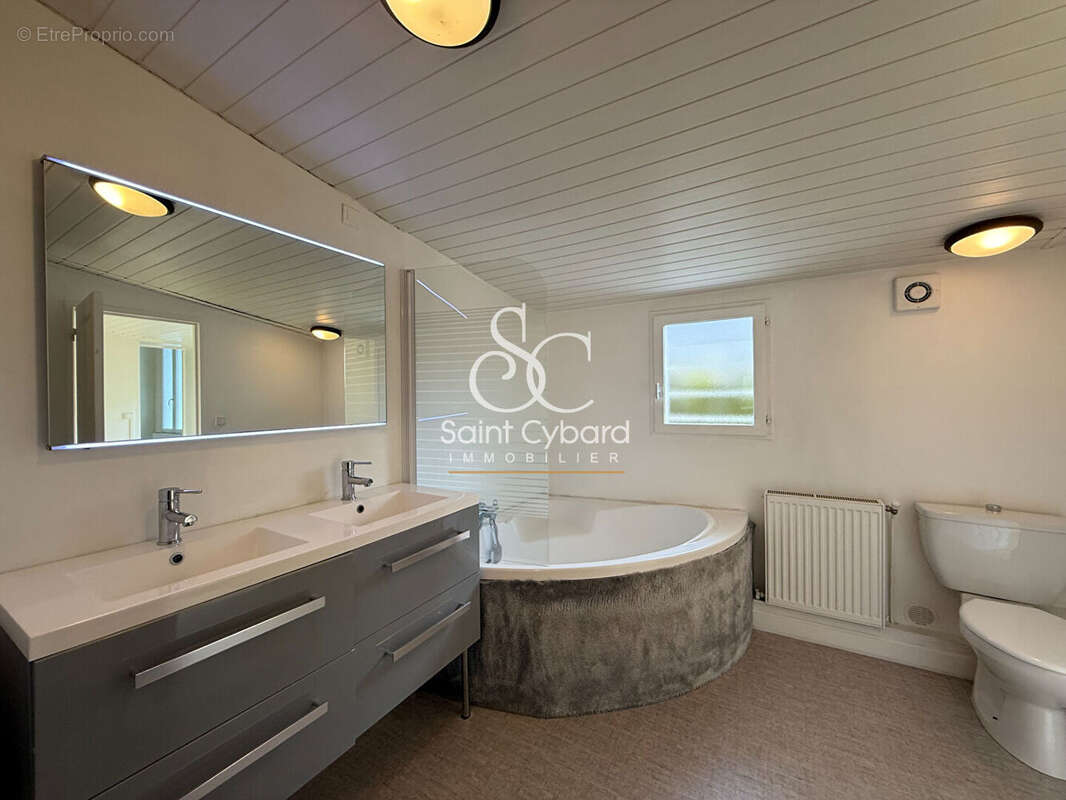 Maison à L'ISLE-D'ESPAGNAC