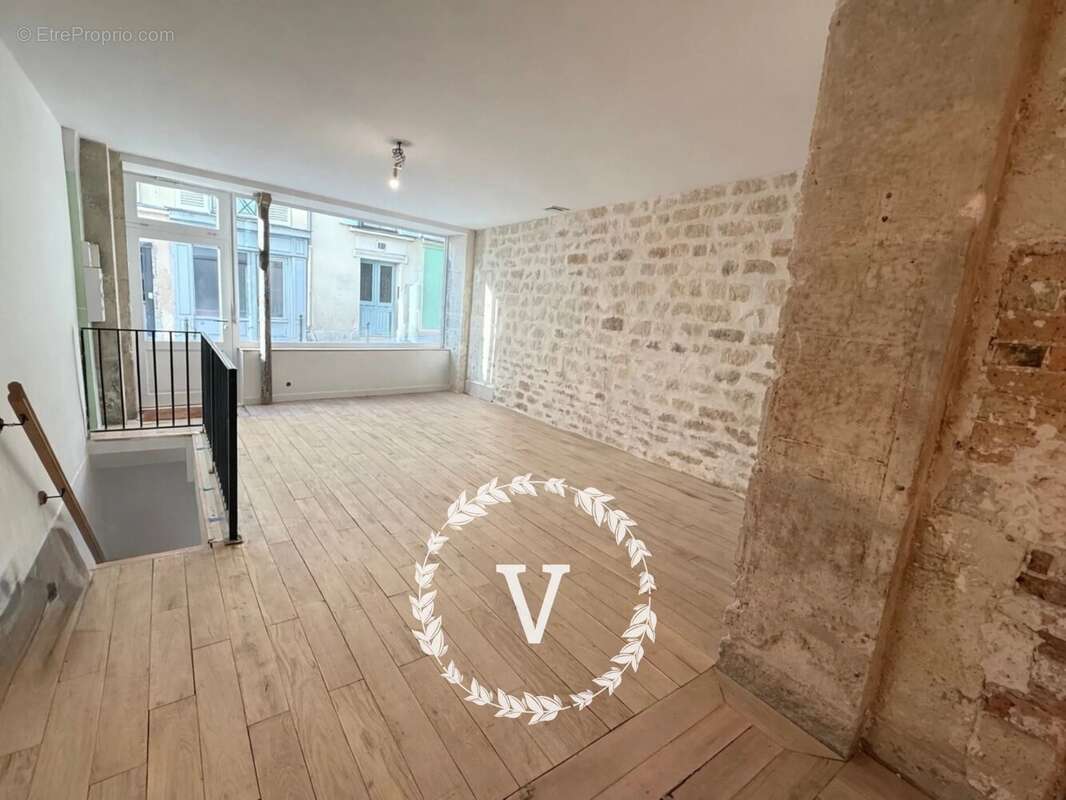 Commerce à PARIS-18E