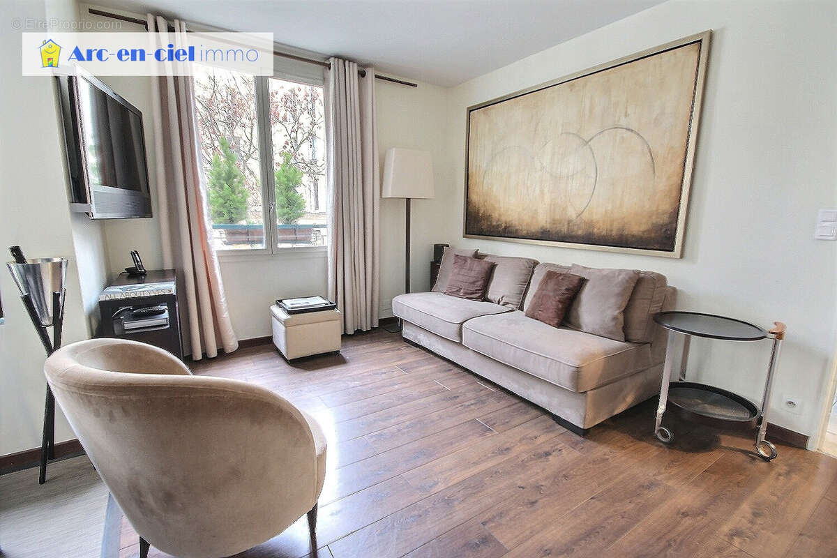 Appartement à PARIS-3E