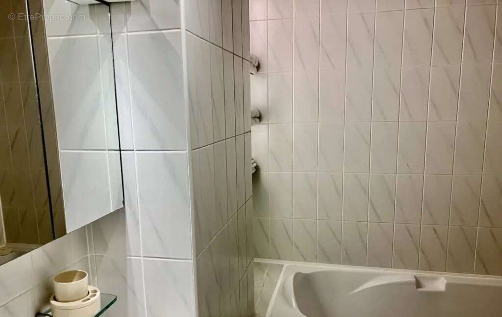 Appartement à PARIS-1E