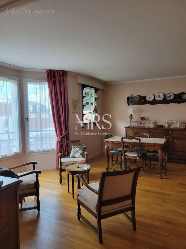 Appartement à RUEIL-MALMAISON