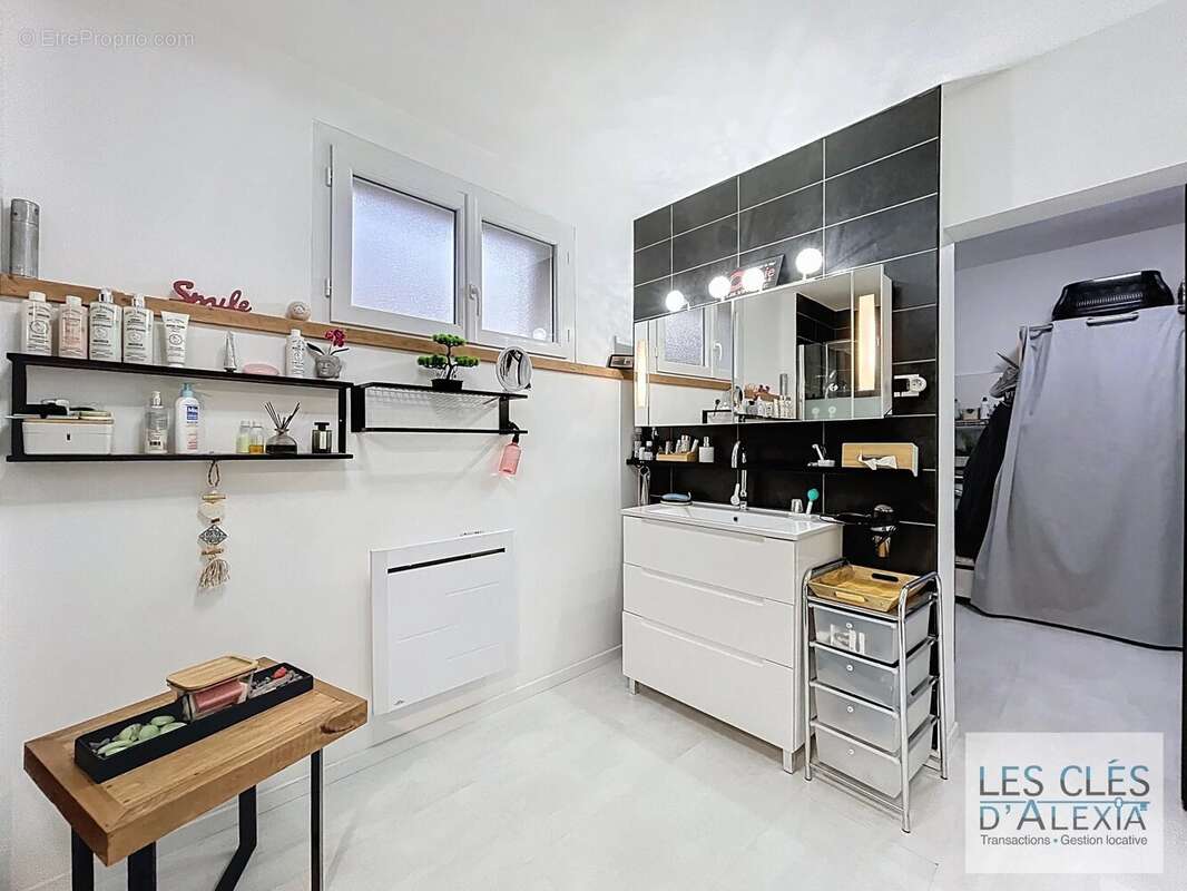 Maison à PONT-EVEQUE