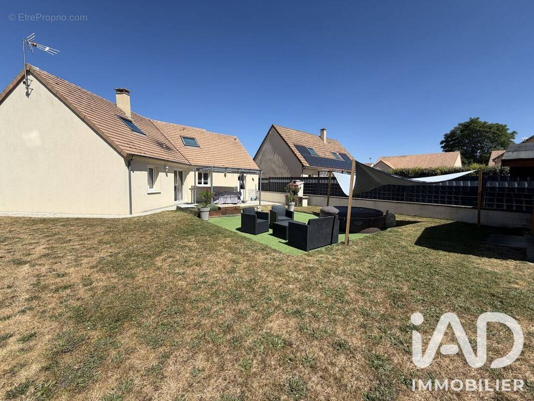 Photo 1 - Maison à LA SUZE-SUR-SARTHE