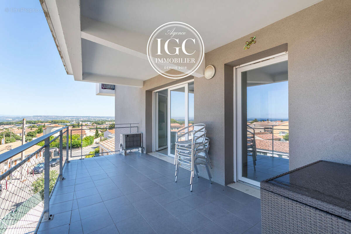 Appartement à CHATEAUNEUF-LES-MARTIGUES