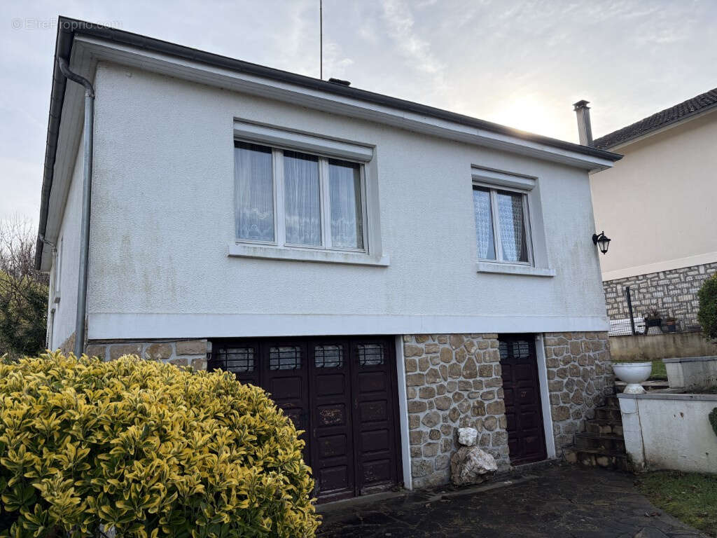 Maison à ARNAC-POMPADOUR