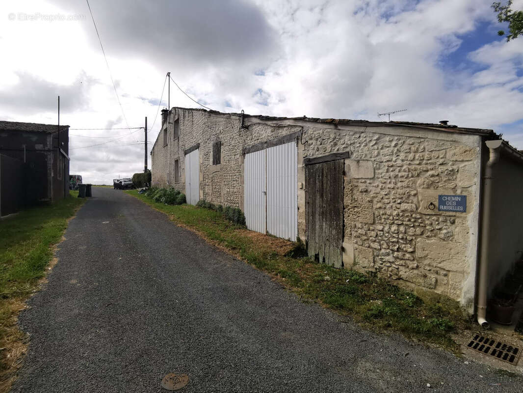 Maison à CHENAC-SAINT-SEURIN-D'UZET